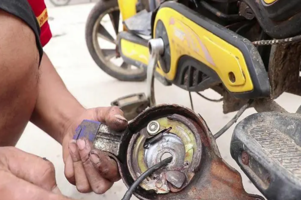 江门市电动车刹车故障